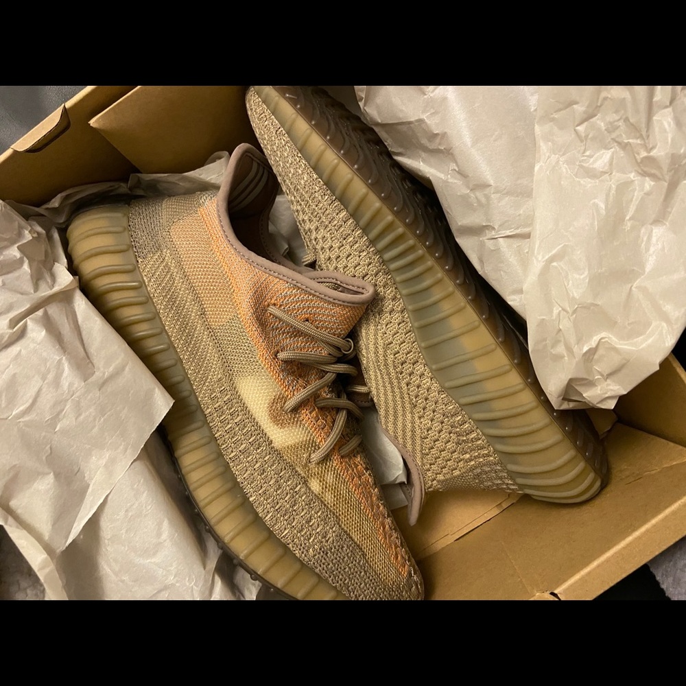 Yeezy boost 350 (SAND TAUPE)